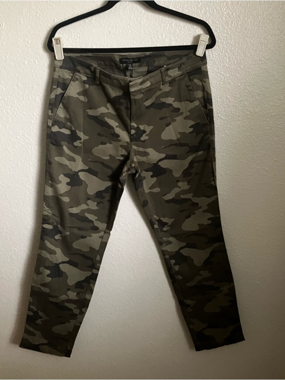 Banana Republic Women’s Slim Camo Chino Pants - Olive Camo